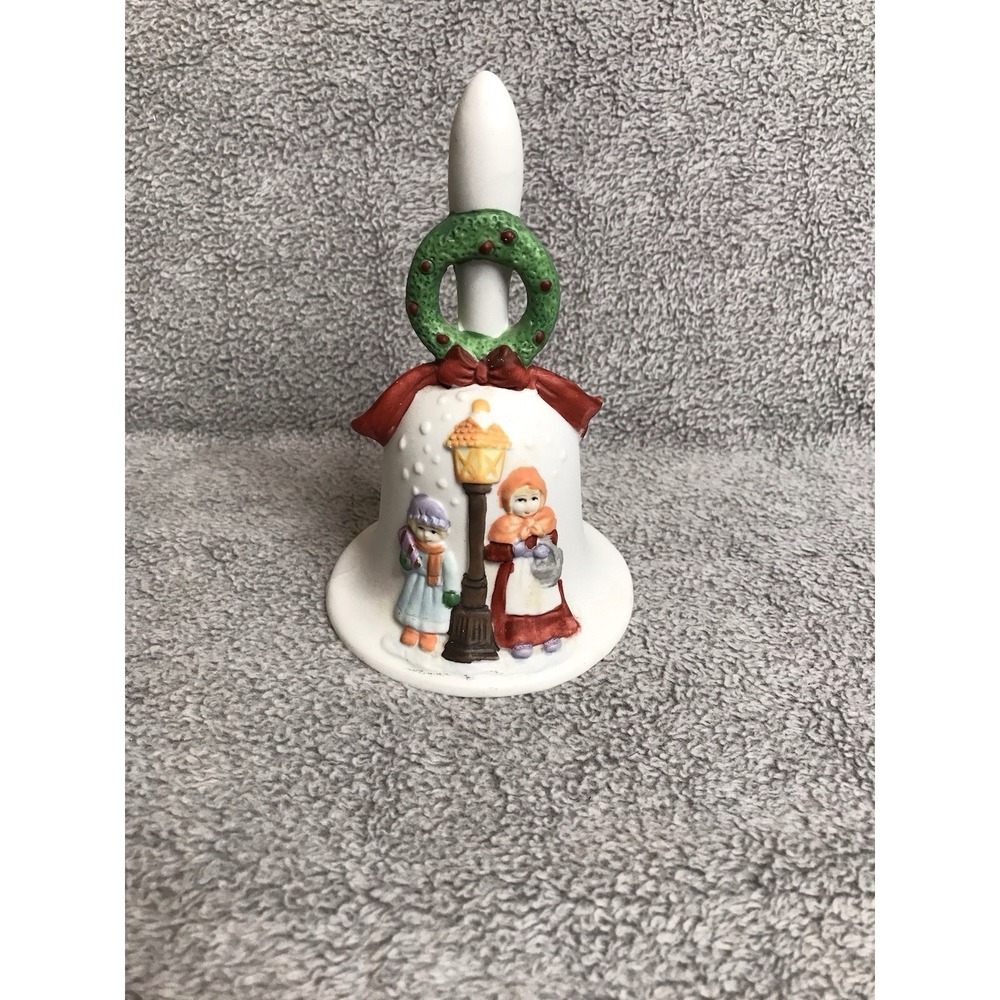 Vintage Christmas Ceramic 5.5"‎ Bell Made In Taiwan Hand Painted Holiday Decor
